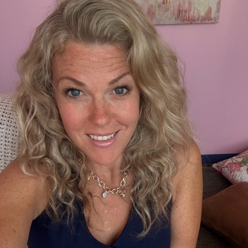 #TaniaDemeris